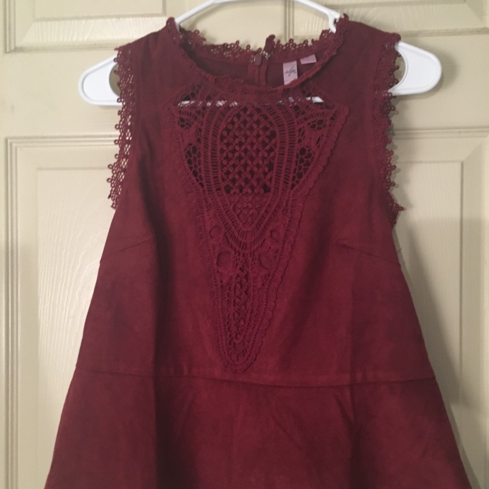 Cute maroon shirt